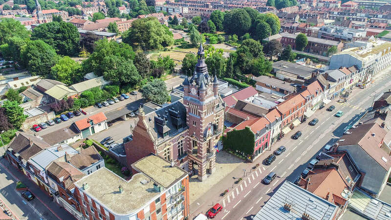 alt="vue drone de la ville de Loos.