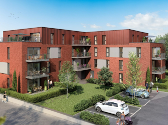 alt='Programme immobilier neuf à Tourcoing, montrant des appartements modernes de couleur rouge brique avec des balcons, entourés de verdure et d'une rue avec des piétons et des voitures stationnées.'